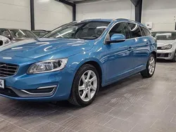 Blå Begagnad 2014 Volvo V60 Momentum Kombi | 94 900 kr (Marknadspris)