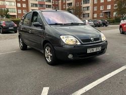 Grå Begagnad 2003 Renault Scénic Minibuss | 26 500 kr (Marknadspris)