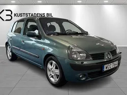 Ljusblå (blå) Begagnad 2004 Renault Clio II Halvkombi | 25 000 kr (Marknadspris)