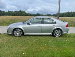 Grå Begagnad 2003 Ford Mondeo ST Halvkombi | 20 000 kr