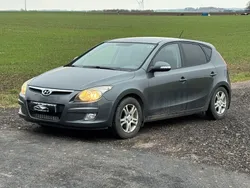 Grå Begagnad 2009 Hyundai i30 Halvkombi | 29 900 kr (Marknadspris)