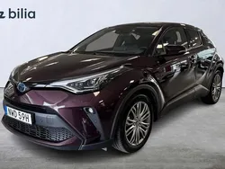 Lila Begagnad 2023 Toyota C-HR Executive SUV | 329 900 kr (Marknadspris)