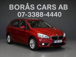 Röd Begagnad 2015 BMW 220 Active Tourer Minibuss | 149 900 kr (Marknadspris)