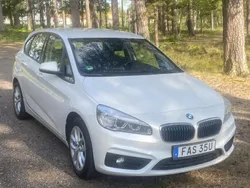 Vit Begagnad 2017 BMW 225 Active Tourer Minibuss | 139 000 kr (Superpris)