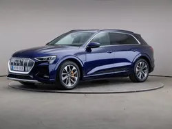 Blå Begagnad 2022 Audi e-tron Advanced SUV | 459 000 kr (Marknadspris)