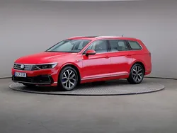 Röd Begagnad 2020 VW Passat Executive Kombi | 255 000 kr (Marknadspris)