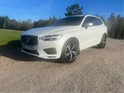 Vit Begagnad 2019 Volvo XC60 R-Design SUV | 289 000 kr (Marknadspris)