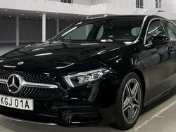 Svart Begagnad 2022 Mercedes A180 AMG Halvkombi | 279 000 kr (Marknadspris)
