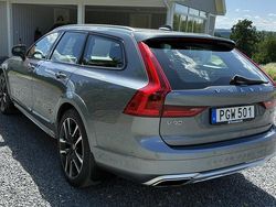 Grå Begagnad 2017 Volvo V90 CC Momentum Kombi | 298 000 kr (Lite dyr)