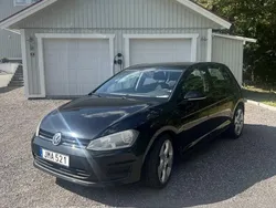 Svart Begagnad 2014 VW Golf VII Halvkombi | 89 000 kr (Marknadspris)