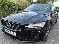 Svart Begagnad 2021 Volvo V60 R-Design Kombi | 379 000 kr (Marknadspris)
