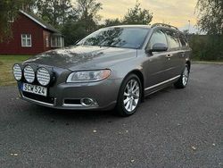 Grå Begagnad 2009 Volvo V70 Momentum Kombi | 44 900 kr (Dyr)