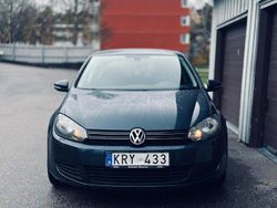 Grå Begagnad 2010 VW Golf VI Halvkombi | 52 900 kr (Marknadspris)