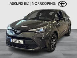 Mörkgrå Begagnad 2020 Toyota C-HR Executive SUV | 265 000 kr (Marknadspris)