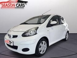 Vit Begagnad 2010 Toyota Aygo Halvkombi | 34 900 kr (Marknadspris)