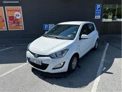 Vit Begagnad 2013 Hyundai i20 Select Halvkombi | 59 000 kr (Marknadspris)