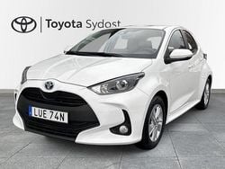 Vit Begagnad 2022 Toyota Yaris Hybrid Active Halvkombi | 199 000 kr (Bra pris)