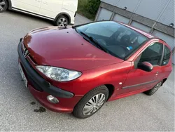 Röd Begagnad 2003 Peugeot 206 Halvkombi | 17 900 kr (Bra pris)
