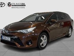 Brun Begagnad 2015 Toyota Avensis Active Kombi | 109 000 kr (Marknadspris)