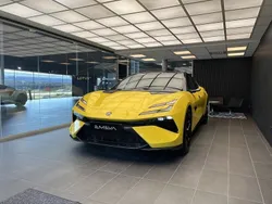 Gul (yellow) Ny 2024 Lotus Emeya Halvkombi | 2 225 000 kr
