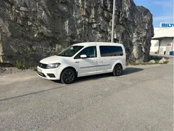 Vit Begagnad 2017 VW Caddy Maxi Life Life Minibuss | 120 000 kr (Marknadspris)