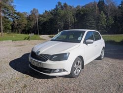 Vit Begagnad 2017 Skoda Fabia Style Halvkombi | 89 000 kr (Marknadspris)