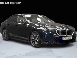 Svart Begagnad 2025 BMW 530e Sedan | 699 000 kr