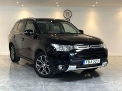 Svart Begagnad 2015 Mitsubishi Outlander SUV | 119 900 kr (Marknadspris)
