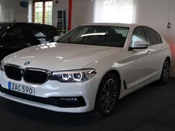 Vit Begagnad 2017 BMW 520 Sport Line Sedan | 249 900 kr (Marknadspris)