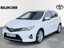 Vit Begagnad 2014 Toyota Auris Edition Halvkombi | 139 900 kr (Marknadspris)