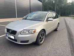 Grå Begagnad 2009 Volvo V50 Kinetic Kombi | 23 900 kr (Marknadspris)