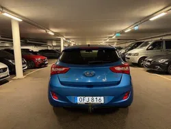 Blå Begagnad 2017 Hyundai i30 Premium Halvkombi | 132 000 kr (Marknadspris)