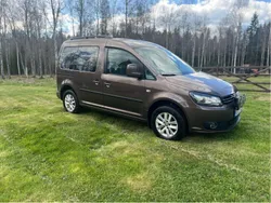 Brun Begagnad 2014 VW Caddy Minibuss | 99 000 kr (Lite dyr)