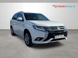 Vit Begagnad 2017 Mitsubishi Outlander P-HEV Edition SUV | 129 900 kr (Marknadspris)