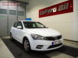 Vit Begagnad 2010 Kia Ceed Halvkombi | 72 000 kr (Marknadspris)