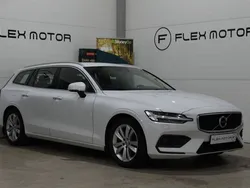 Vit Begagnad 2020 Volvo V60 Momentum Kombi | 259 800 kr (Marknadspris)