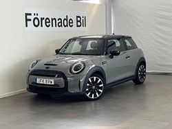 Grå Begagnad 2022 Mini Cooper SE Essential Halvkombi | 219 000 kr (Marknadspris)