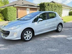 Grå Begagnad 2009 Peugeot 308 Halvkombi | 29 900 kr (Marknadspris)