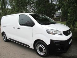 Vit Begagnad 2022 Peugeot Expert Van | 237 500 kr (Bra pris)