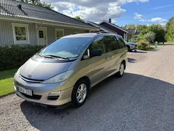 Grå Begagnad 2003 Toyota Previa Minibuss | 32 000 kr