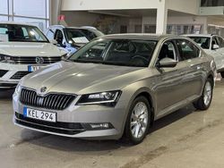 Ljusbrun Begagnad 2015 Skoda Superb Style Halvkombi | 139 800 kr (Lite dyr)