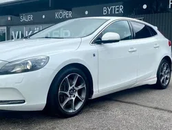 Vit Begagnad 2016 Volvo V40 Ocean Race Kombi | 169 500 kr (Lite dyr)