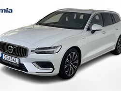Vit Begagnad 2024 Volvo V60 Core Kombi | 459 000 kr (Marknadspris)