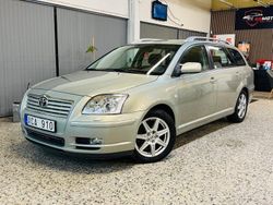 Ljusgrön (grön) Begagnad 2005 Toyota Avensis Kombi | 59 900 kr (Dyr)