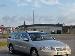 Grå Begagnad 2005 Volvo V70 Kinetic Kombi | 60 000 kr (Dyr)