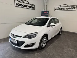 Vit Begagnad 2014 Opel Astra Sport Halvkombi | 54 900 kr (Marknadspris)