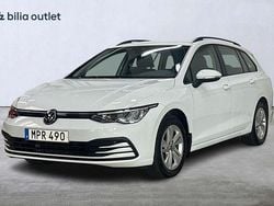 Vit Begagnad 2022 VW Golf VIII Kombi | 257 900 kr (Marknadspris)