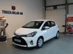 Vit Begagnad 2017 Toyota Yaris Hybrid Active Halvkombi | 110 000 kr (Bra pris)