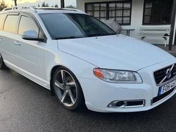 Vit Begagnad 2013 Volvo V70 R-Design Kombi | 100 000 kr (Lite dyr)