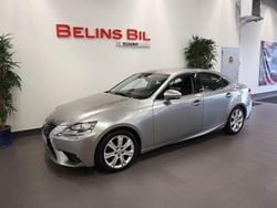 Ljusgrå Begagnad 2016 Lexus IS300h Sedan | 199 500 kr